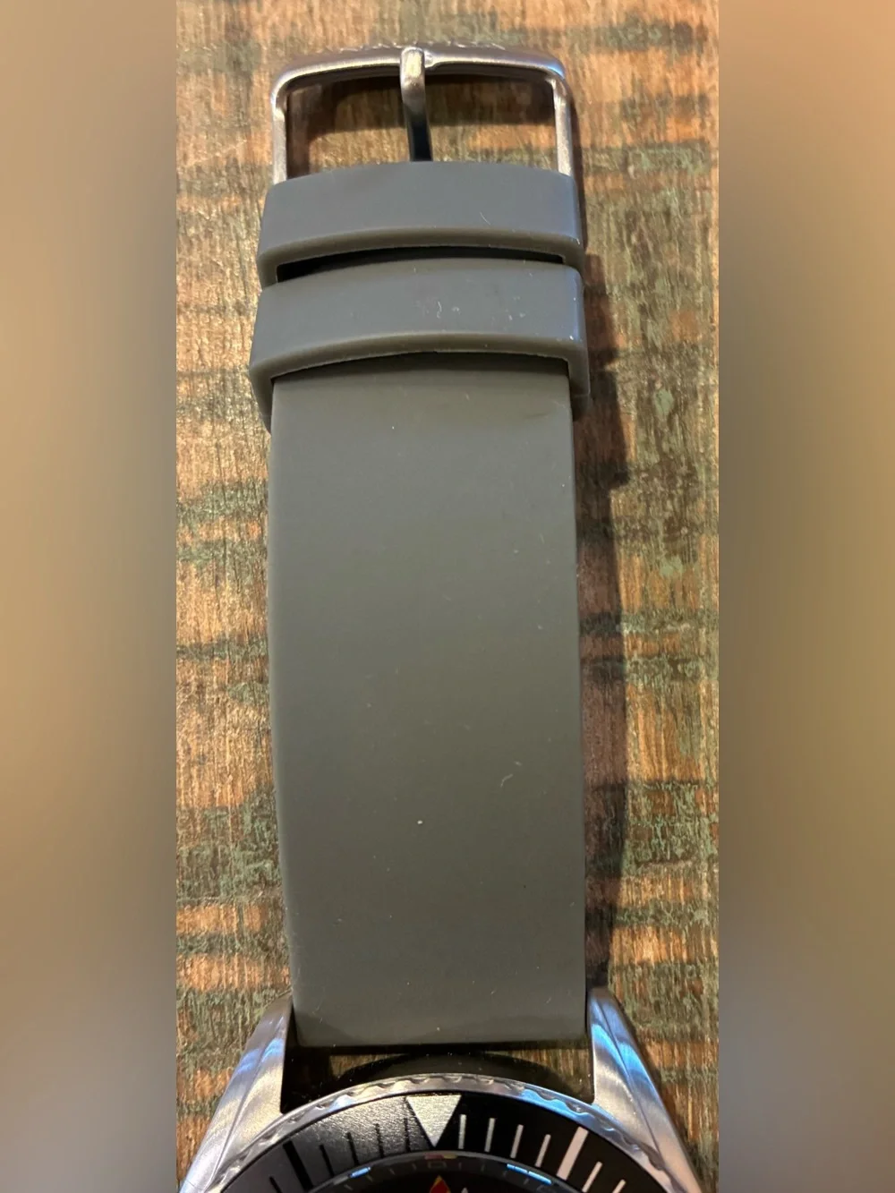 Nautica N83 NAPFWF202 Men's Gray Silicone Strap Sport Watch Like New in Box